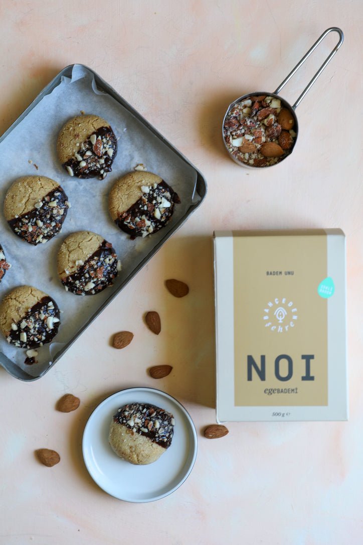 3 Malzemeli Çikolatalı Noi Bademli Kurabiye Tarifi - NOI BAHÇE