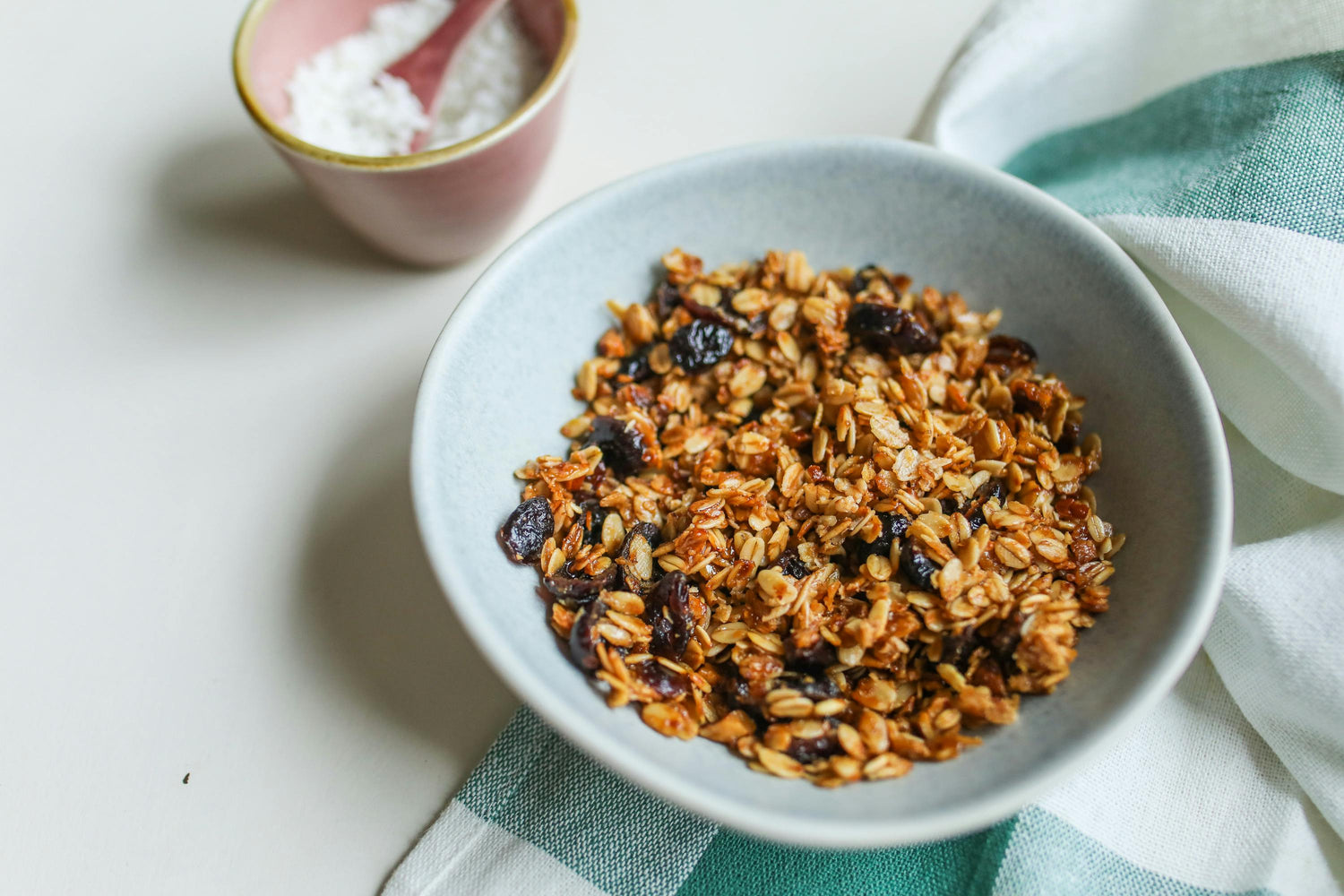 Bademli Ev Yapımı Granola