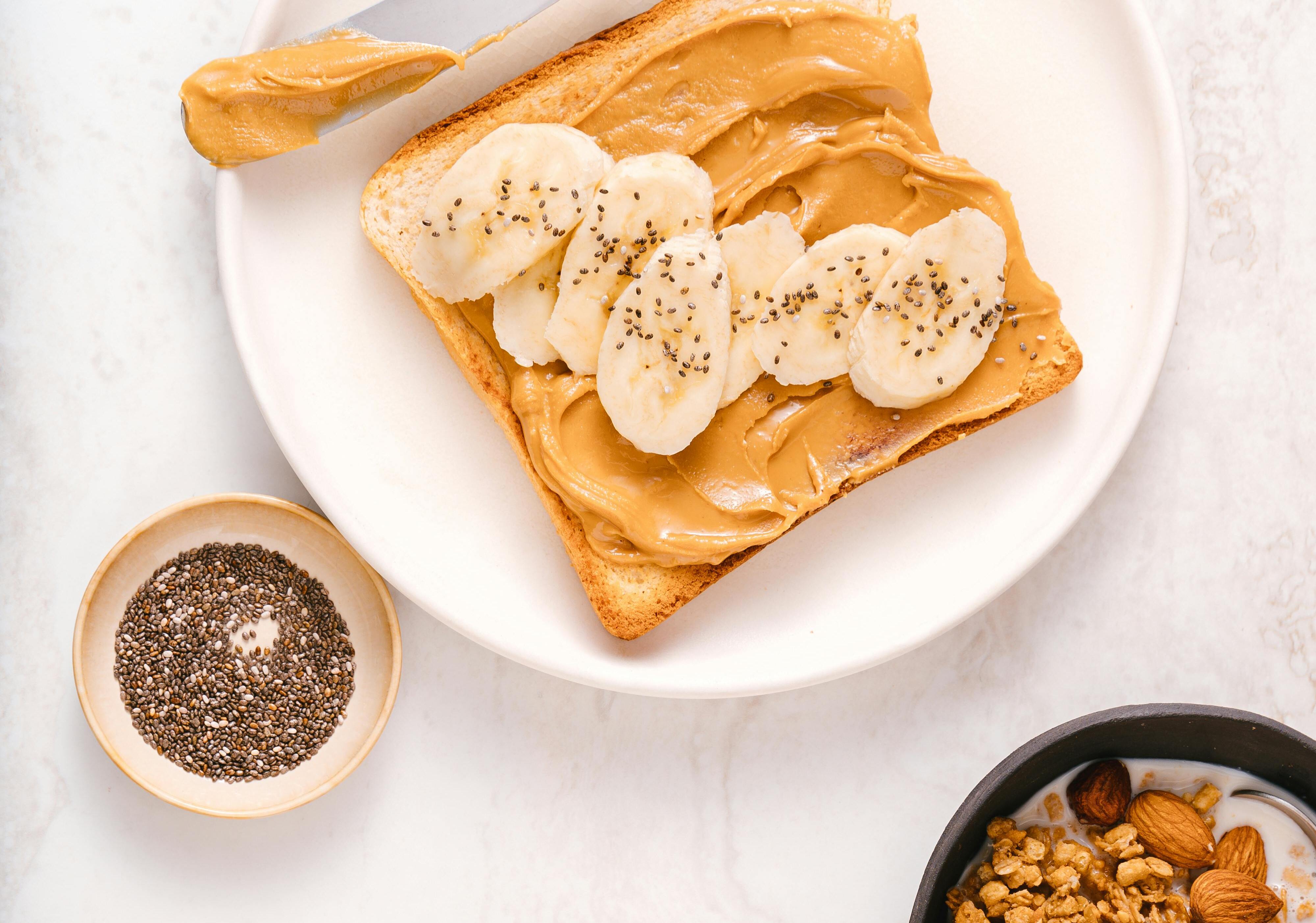 Badem Ezmesi mi, Fıstık Ezmesi mi? Detaylı Karşılaştırma